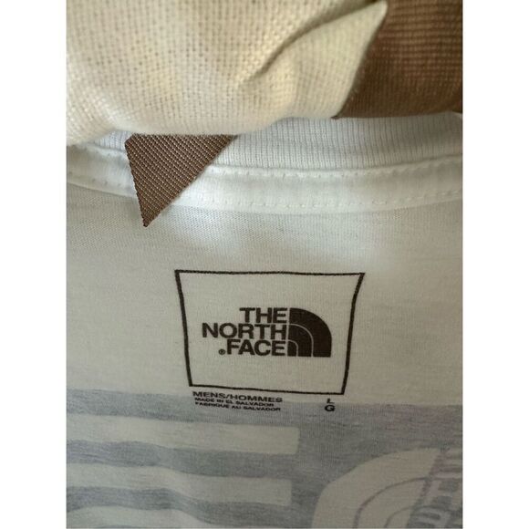 The North Face USA Box Tee - Picture 4 of 5